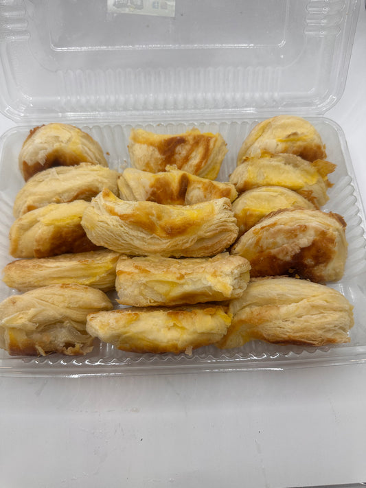 EMPANADAS DE QUESO  DE COCTEL- Masa de Hoja - 15 Unidades